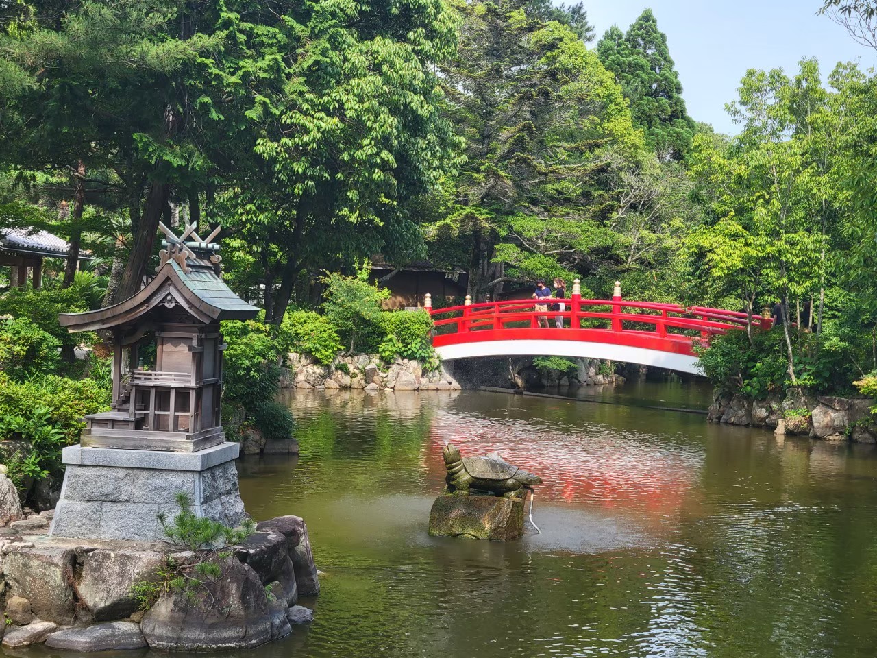 放生の神池(ほうじょうのしんち)