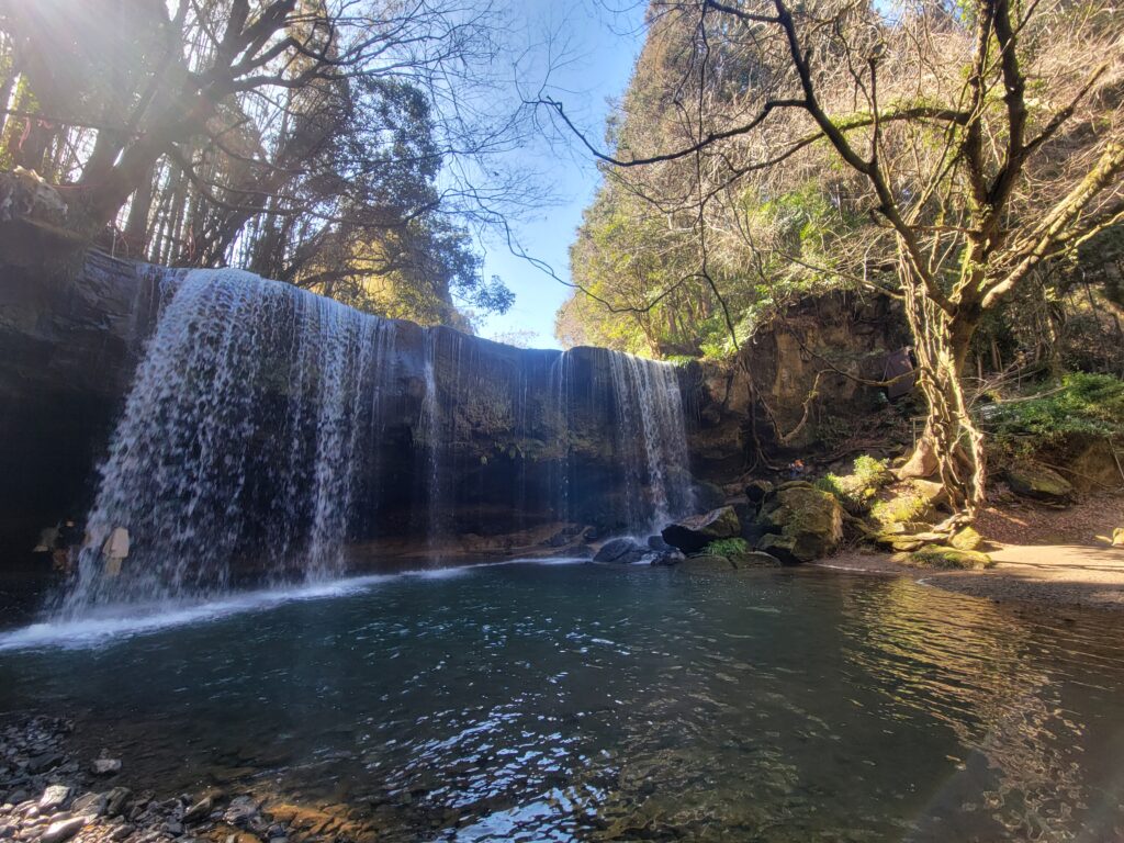 鍋ヶ滝(正面)