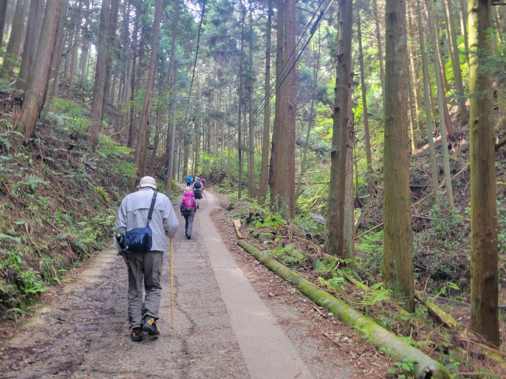 登山開始